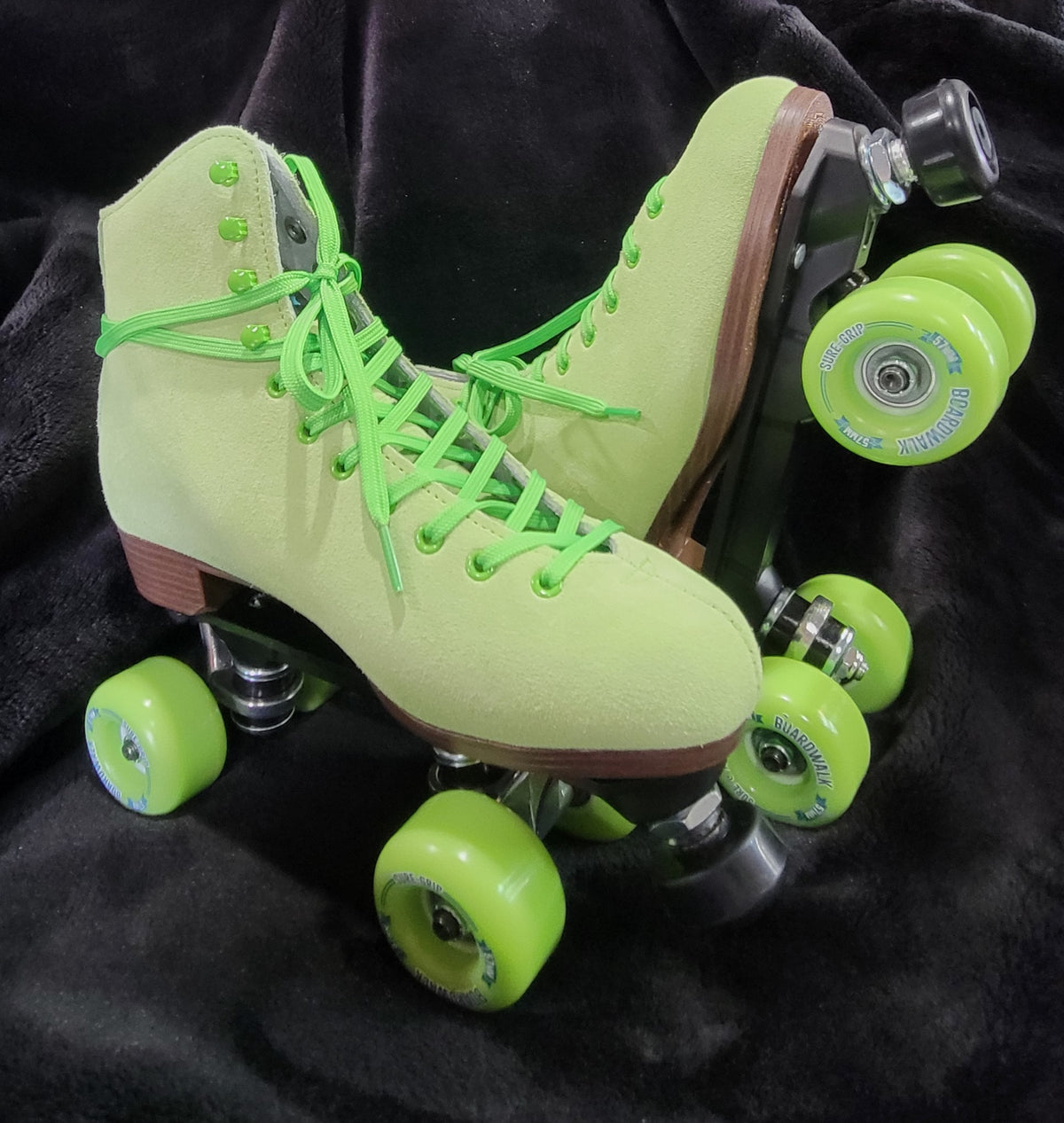 Boardwalk Skate in limited edition key lime